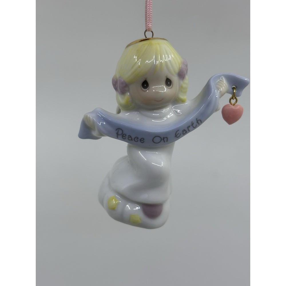1998 Precious Moments Peace On Earth Angel Ornament Christmas